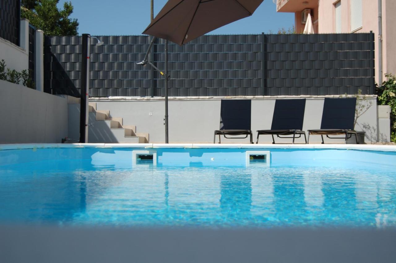 Nela & Sara - 2 Apartments With Heated Swimming Pool Seget Vranjica Eksteriør billede